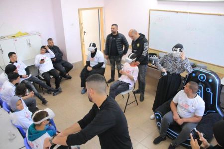 الذكاء الاصطناعي والواقع الافتراضي: نافذة جديدة لذوي التحديات